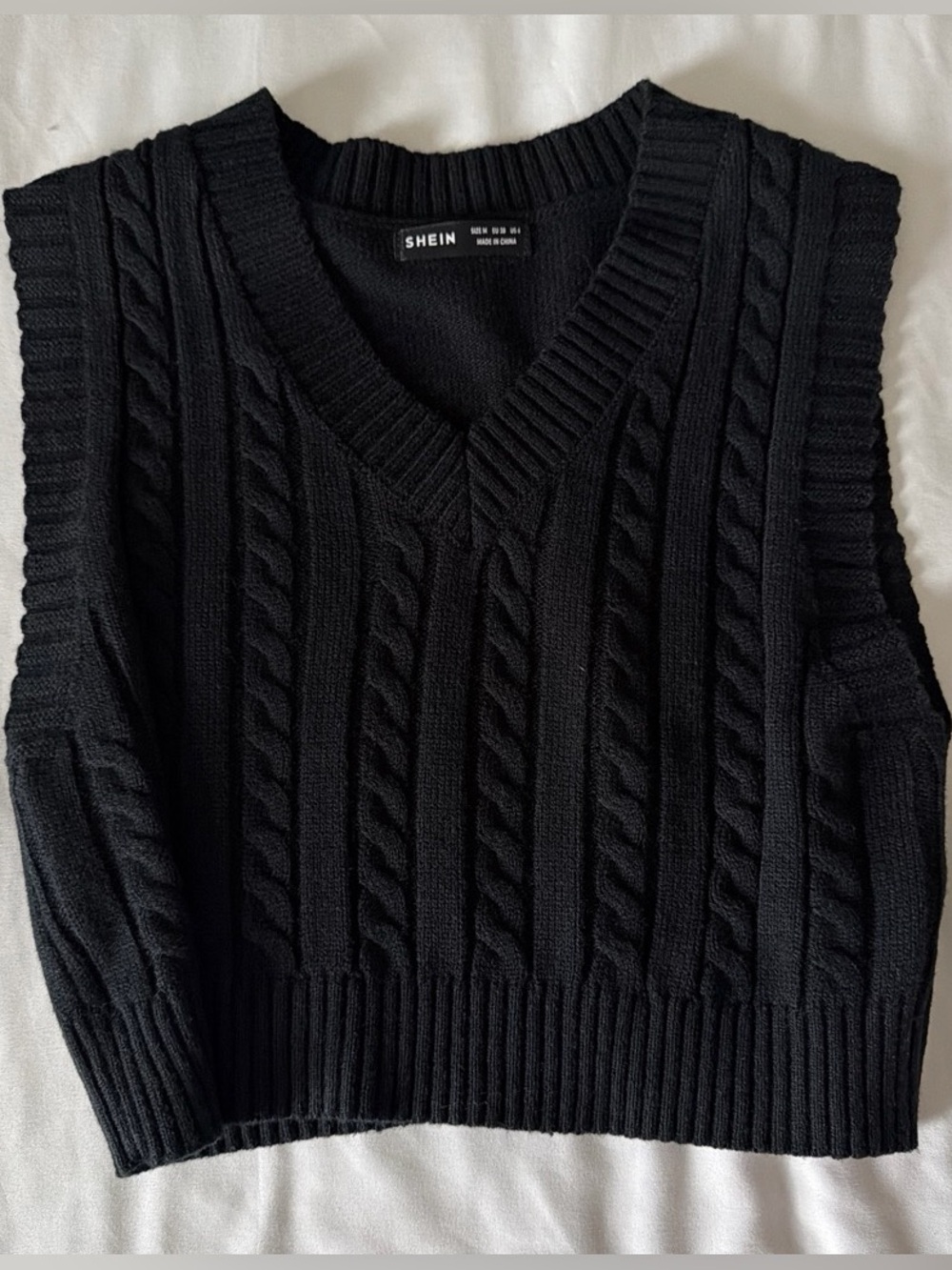SHEIN Men's Black Cable Knit V-Neck Sweater Vest - Sleeveless Pullover